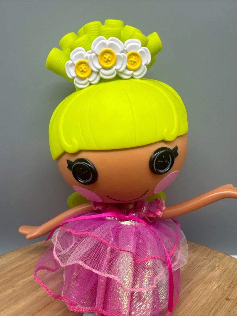 Lalaloopsy Doll Pix E Flutters Pixie Elf Green Hair Pink Daisy Wings Fairy RARE